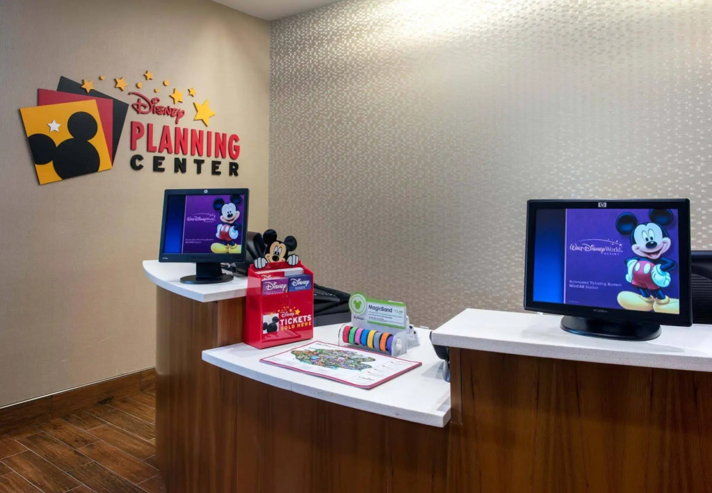 SpringHill Suites Orlando at FLAMINGO CROSSINGS® Town Center/Western Entrance