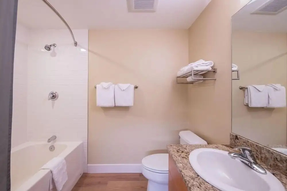 Premium Unit 3522- Fraser Crossing/founders Pointe Condo