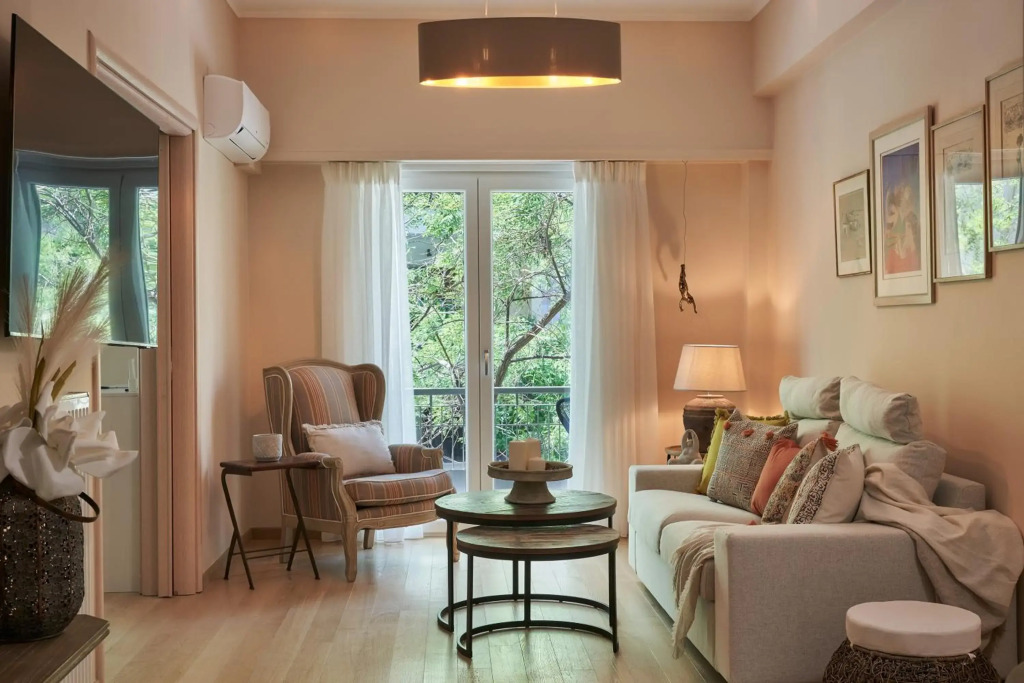 Spirou Merkouri Handcrafted 2BD Home