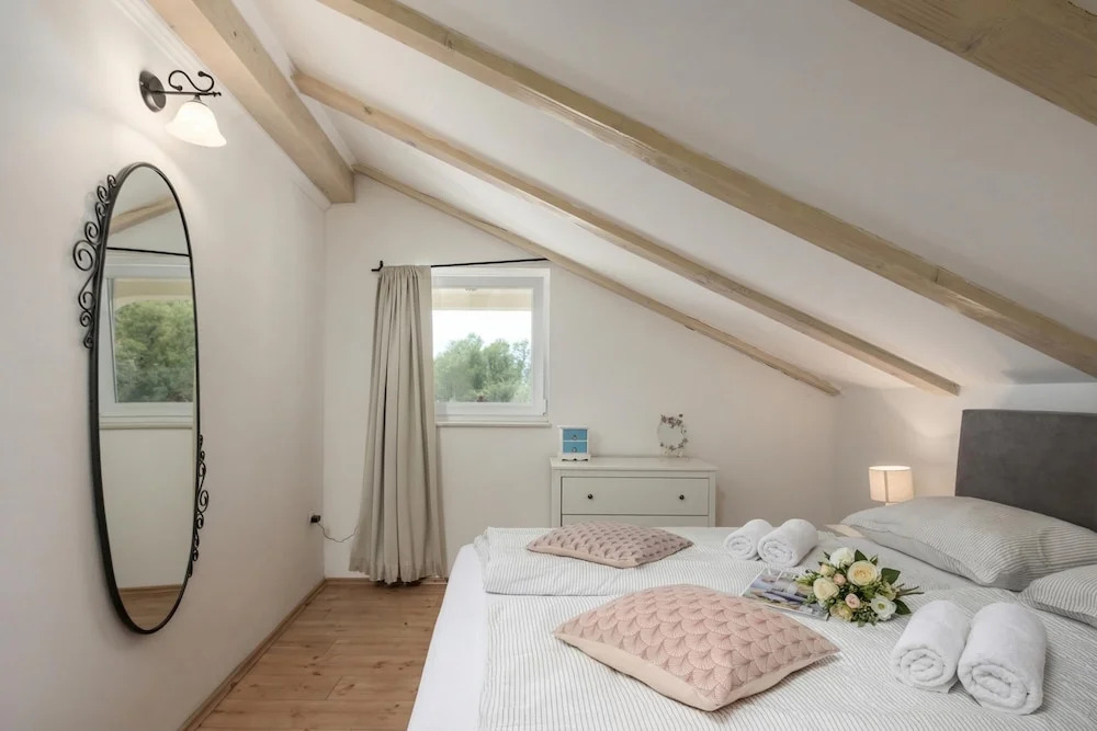 Villa Anna With Private Pool And Garden - Happy Rentals