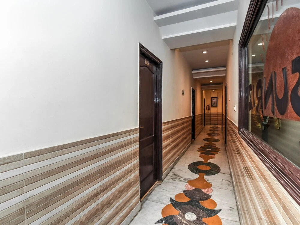 Oyo Flagship 23992 Sunrize Hotel Rohini