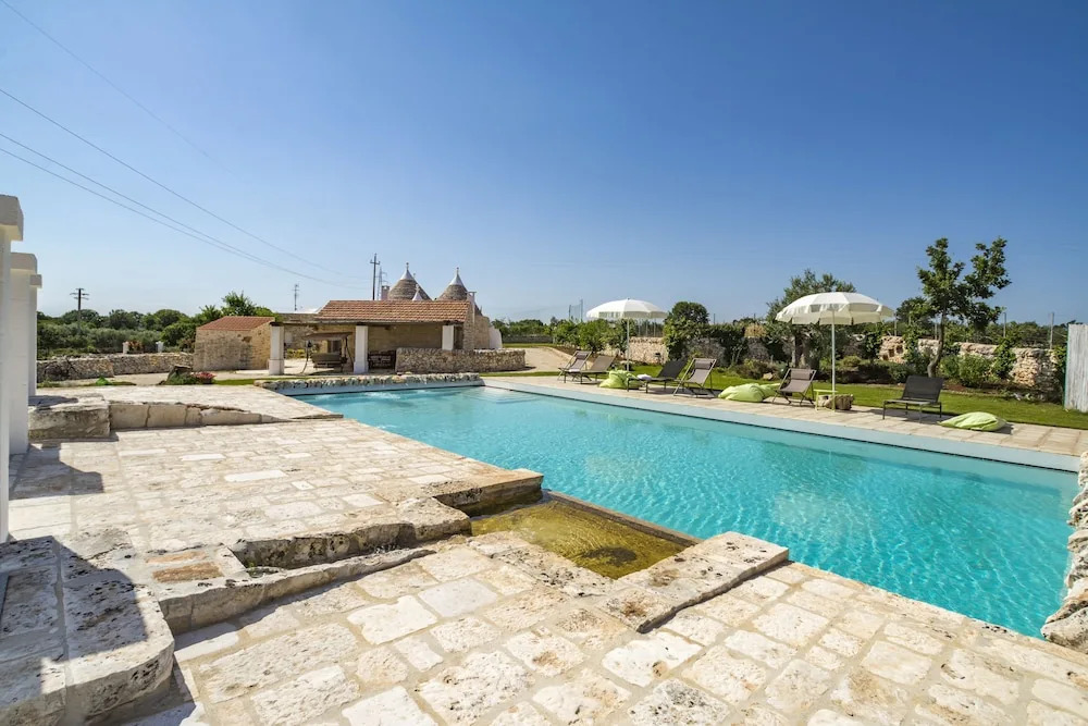 Don Diego, Trulli Villa with pool