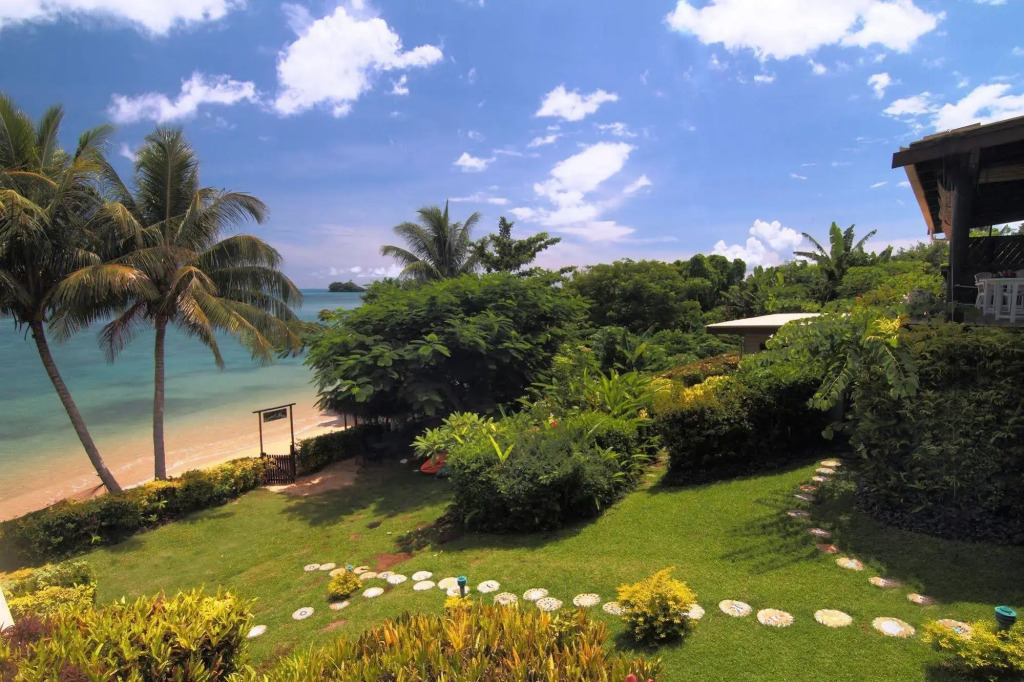 Coconut Grove Beachfront Resort