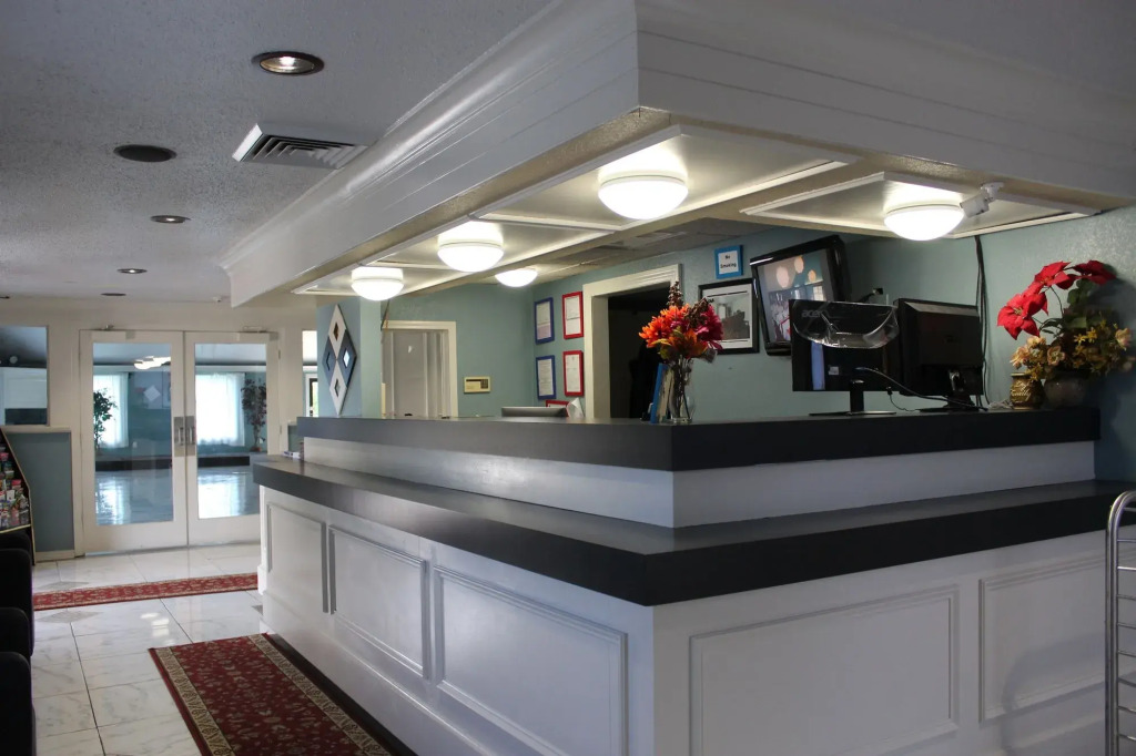 Rite4us Inn & Suites