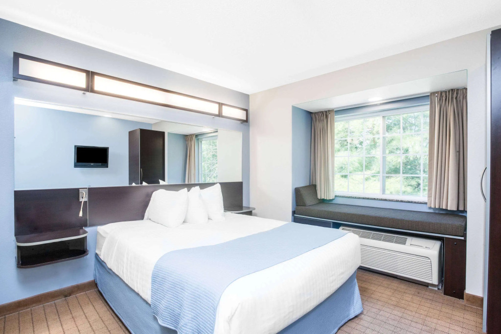 Microtel Inn & Suites Bath