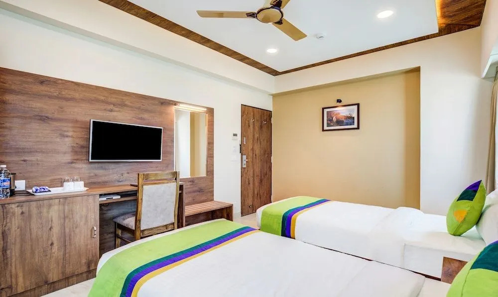 Opulence Inn - 500 Meters From Railway Station