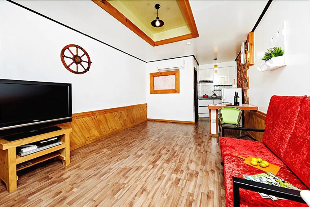 Chuncheon(Namiseom) Remember Pension (Spa, BBQ, Pick up)