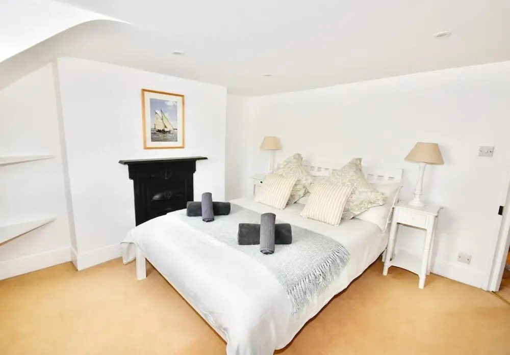 Vernon House Sleeps 8 in Old Cowes