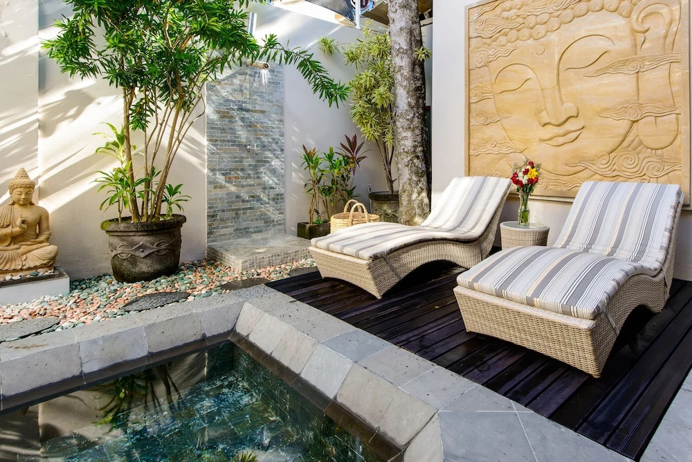Super 4 Bed, Sleeps 8, Just 300m walk from Beach