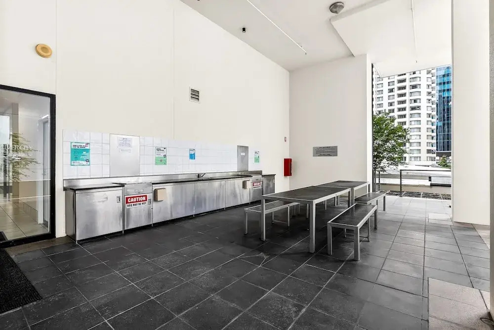 1-bed Brisbane City Centre With Pool, BBQ & Gym