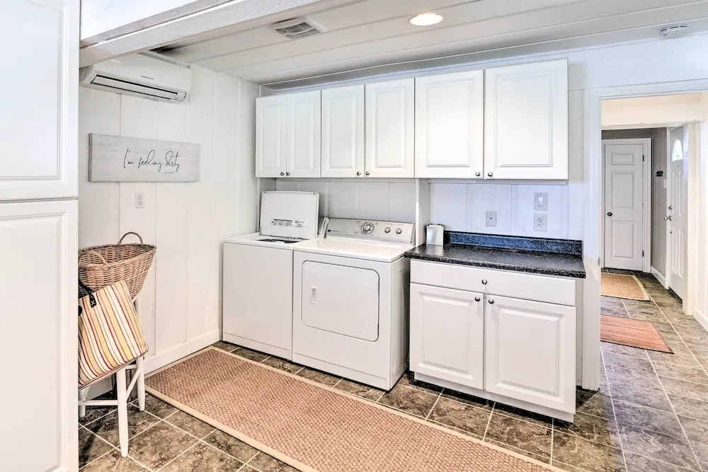 Waterfront Deck: Charming Galveston Home!