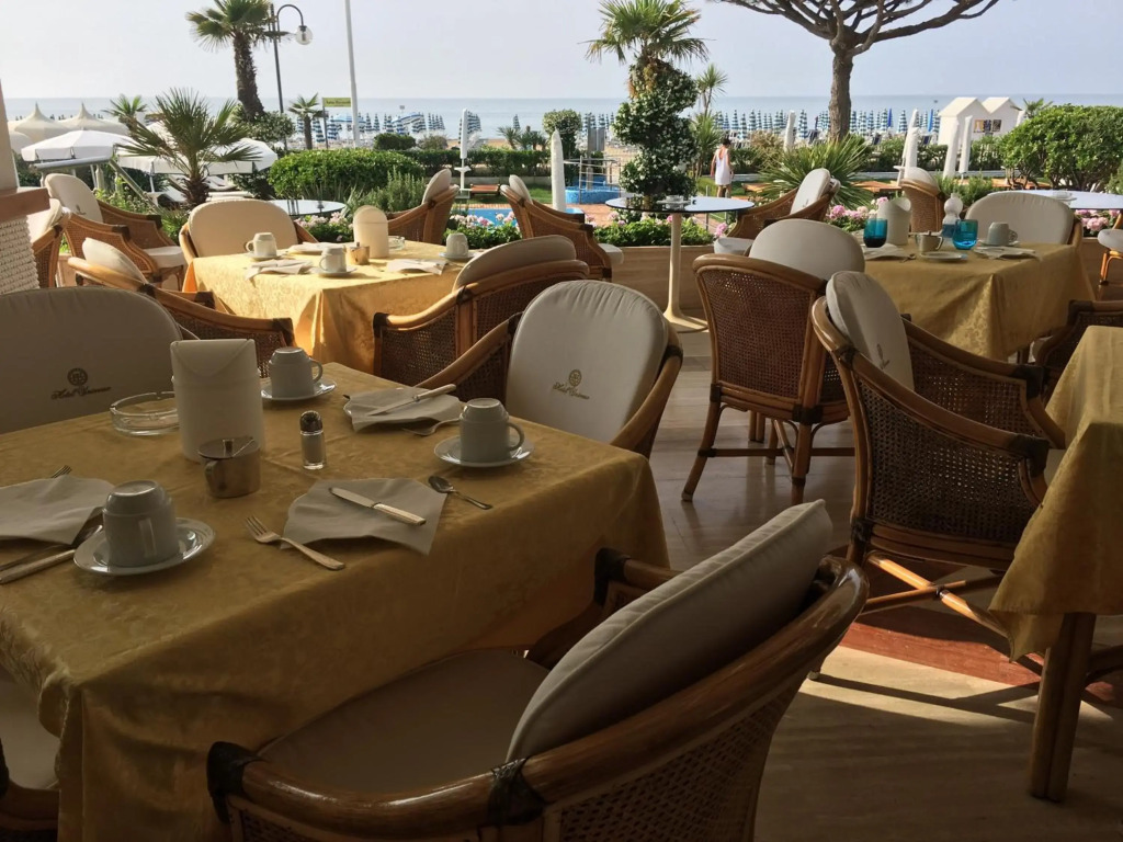 Hotel Universo