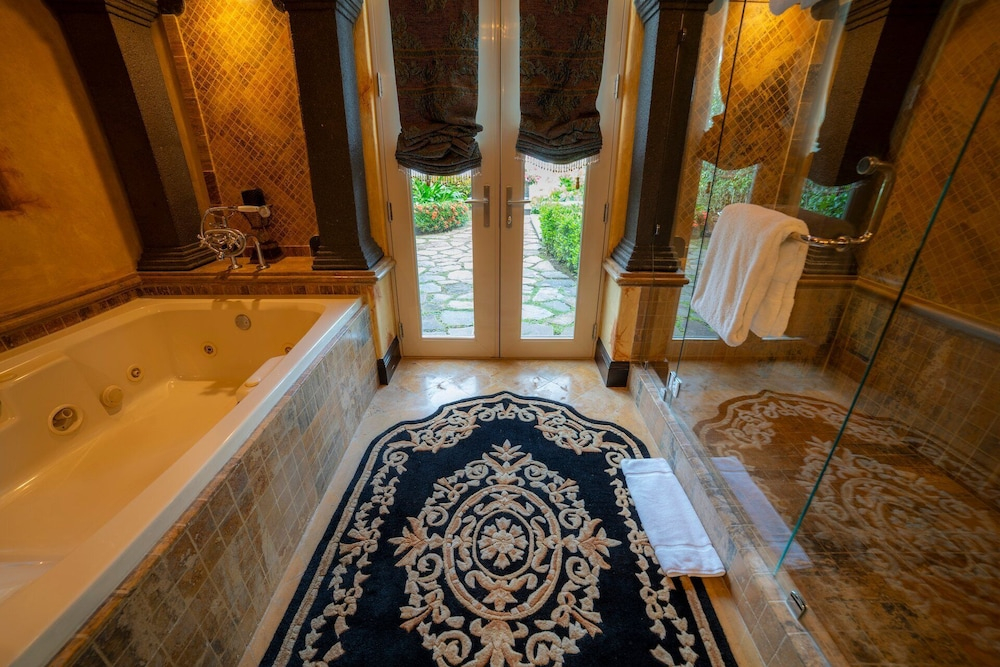 Villa Angel 4 bdr Ocean View pool in Los Suenos