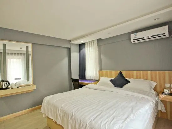 Jiuri Hotel