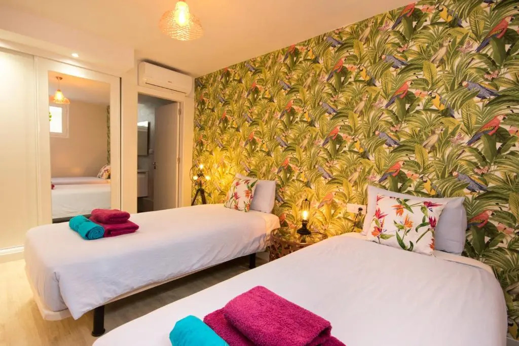 Flower Beach Suite 6