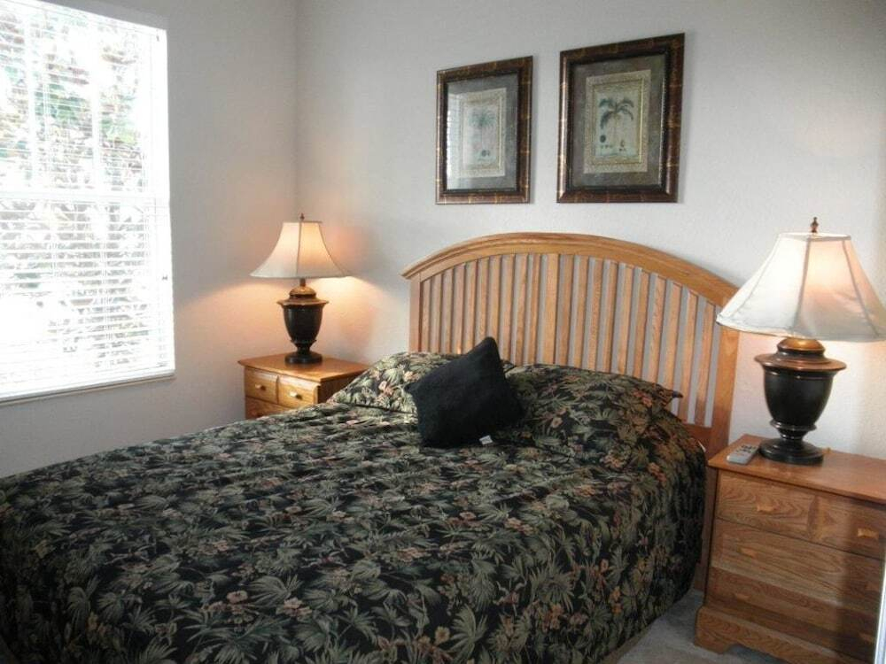 4 Br Villa - Trafalgar Village Sleeps 10 - Sfm 3158
