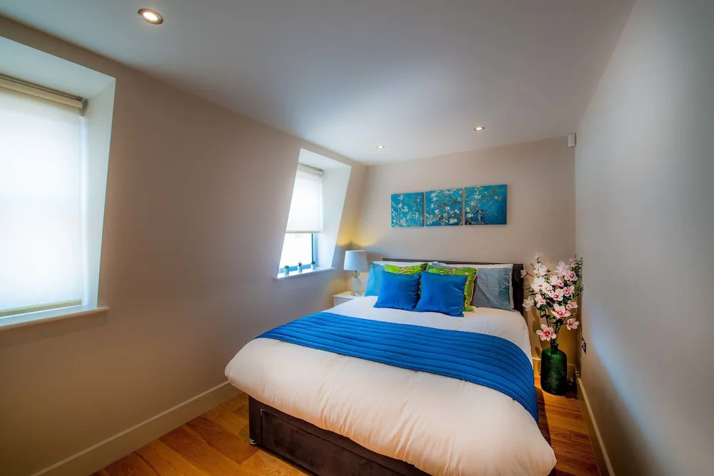 Luxury Central Reading Apartment 1 bed. Satellite TV. Wi-Fi