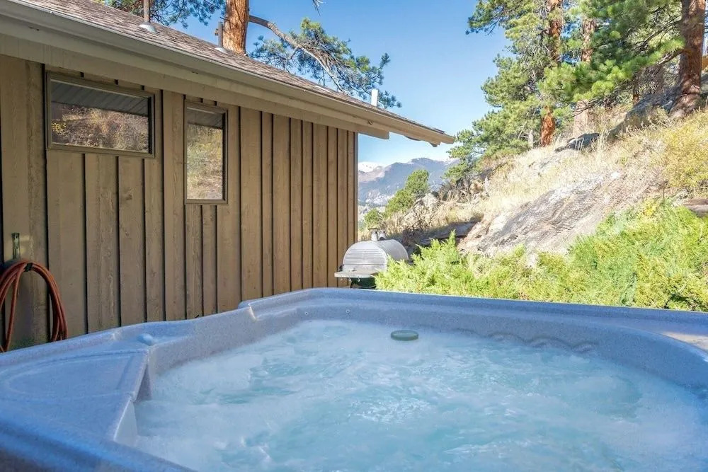 Breiding Upper Luxury Vacation At Windcliff 2 Bedroom Home by RedAwning