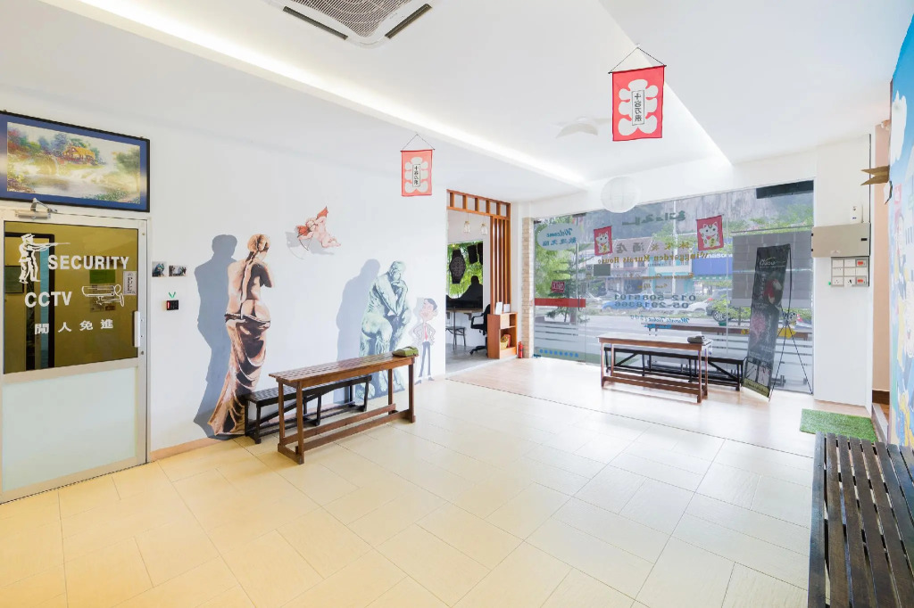 Winggarden Murals House by JE Boutique Guesthouse