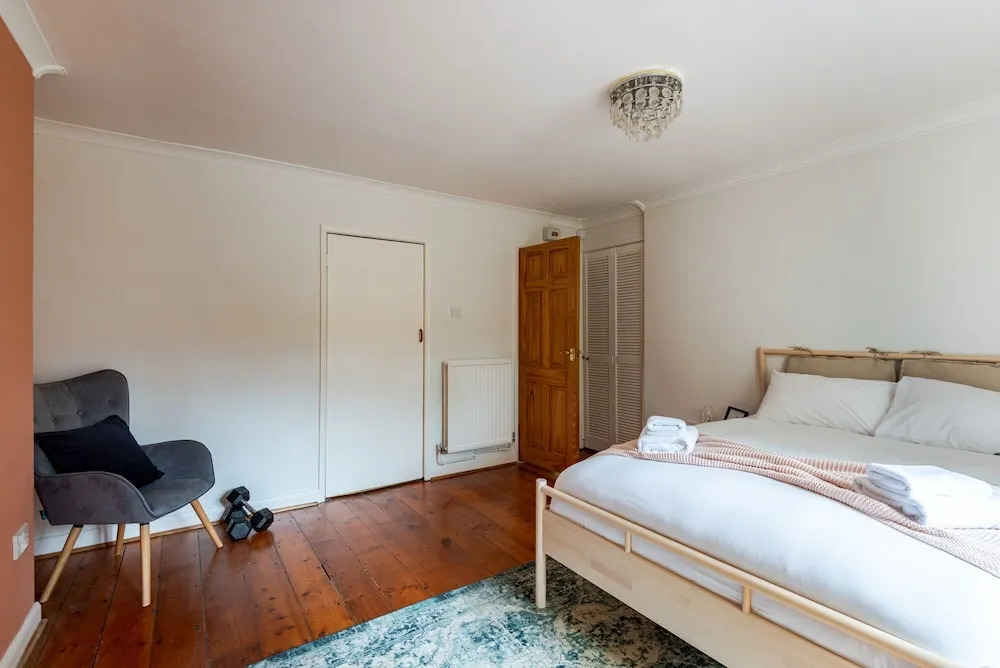 Gorgeous 2 Bed Near Greenwich For 6 Guests