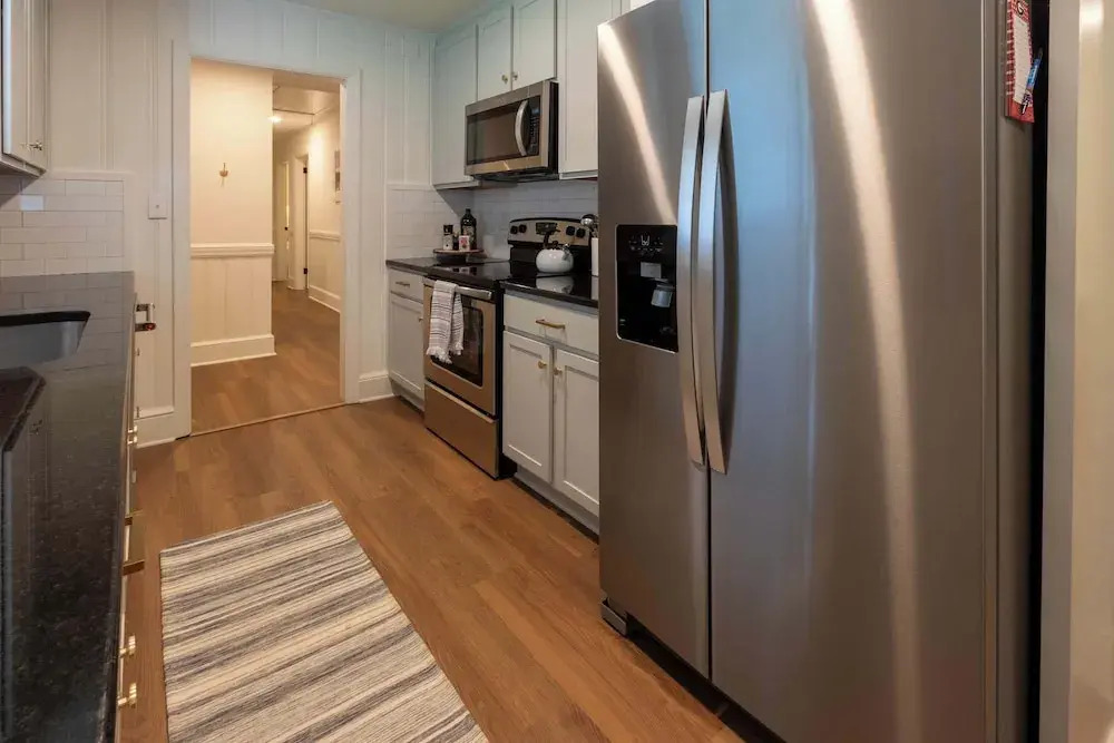 4 BR Sleeps 10 Near UGA & Downtown