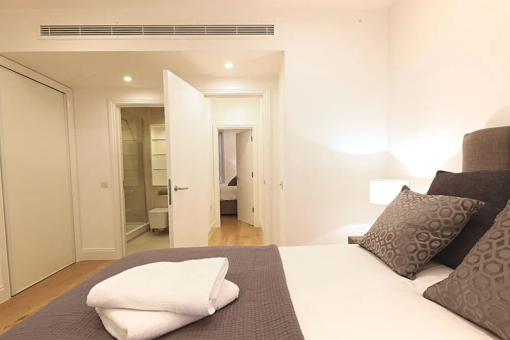 Room in Oxford Street