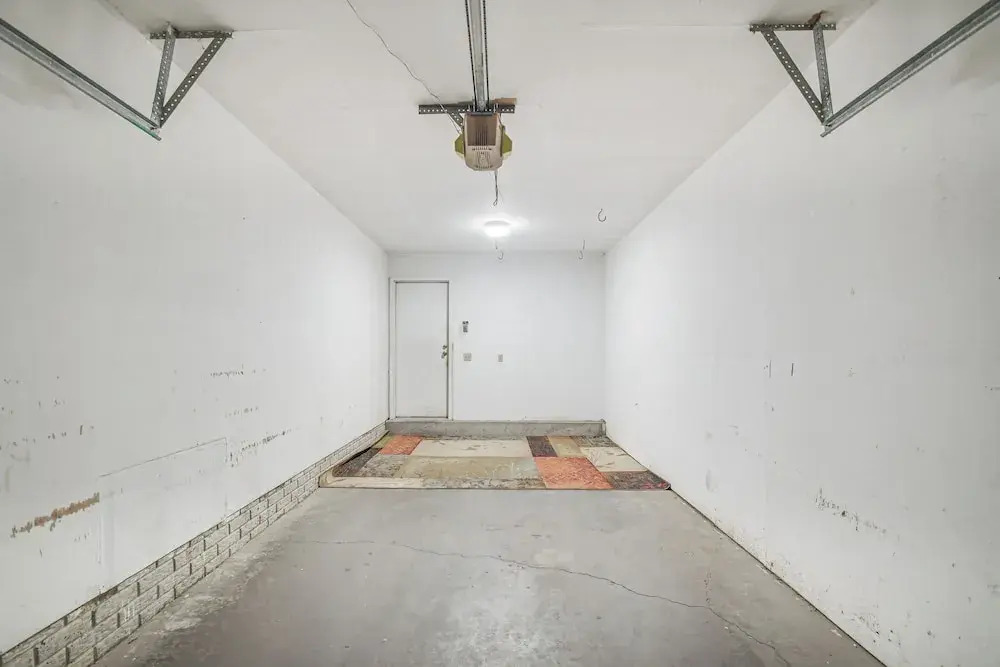 Welcoming Condo in Davenport: Central Location!