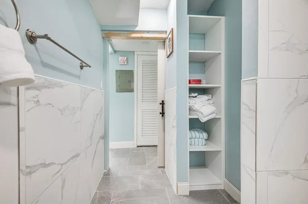 Riverfront Unit w/ Shared Pool & Dock in Melbourne