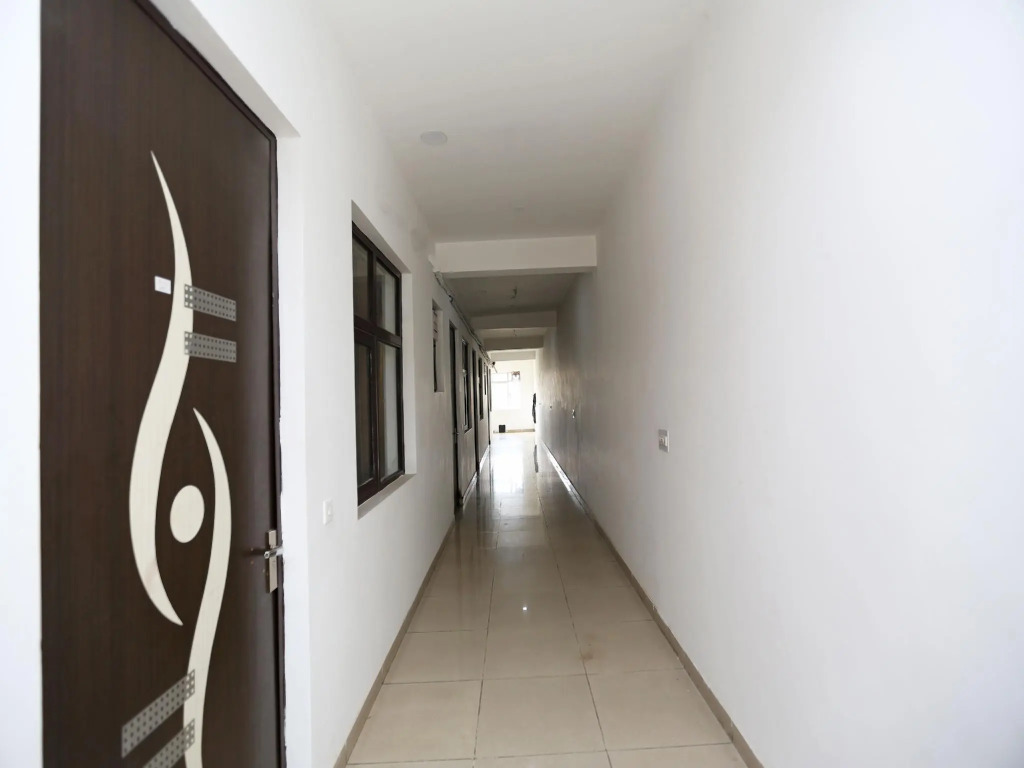 OYO 15674 Mahak Residency