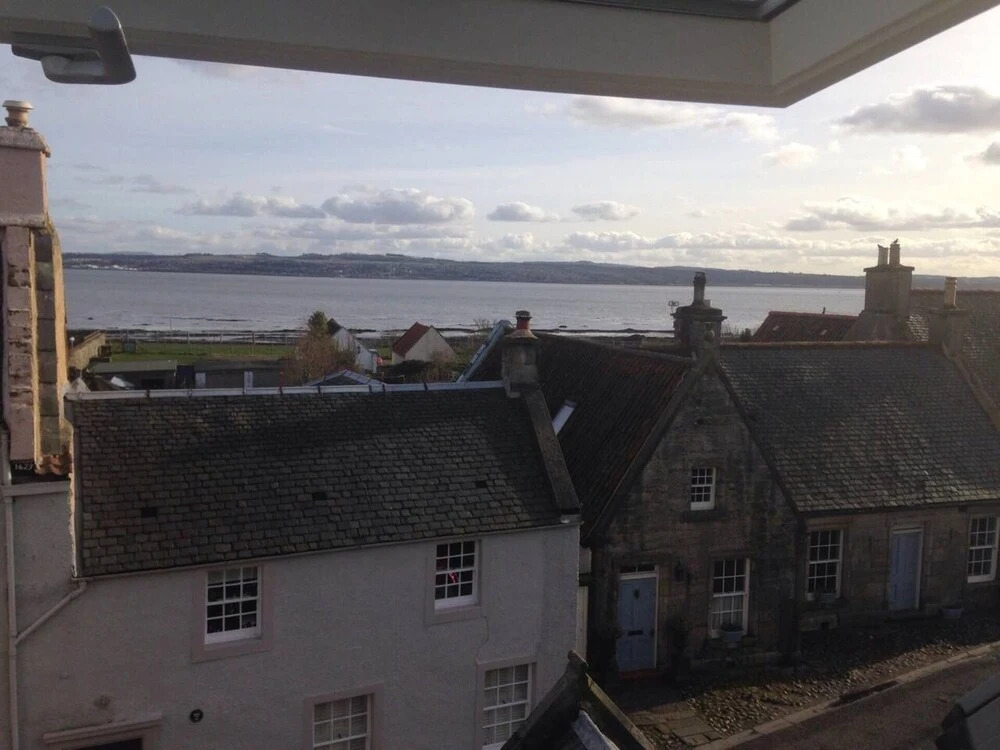 Remarkable 2-bed Apartment in Culross