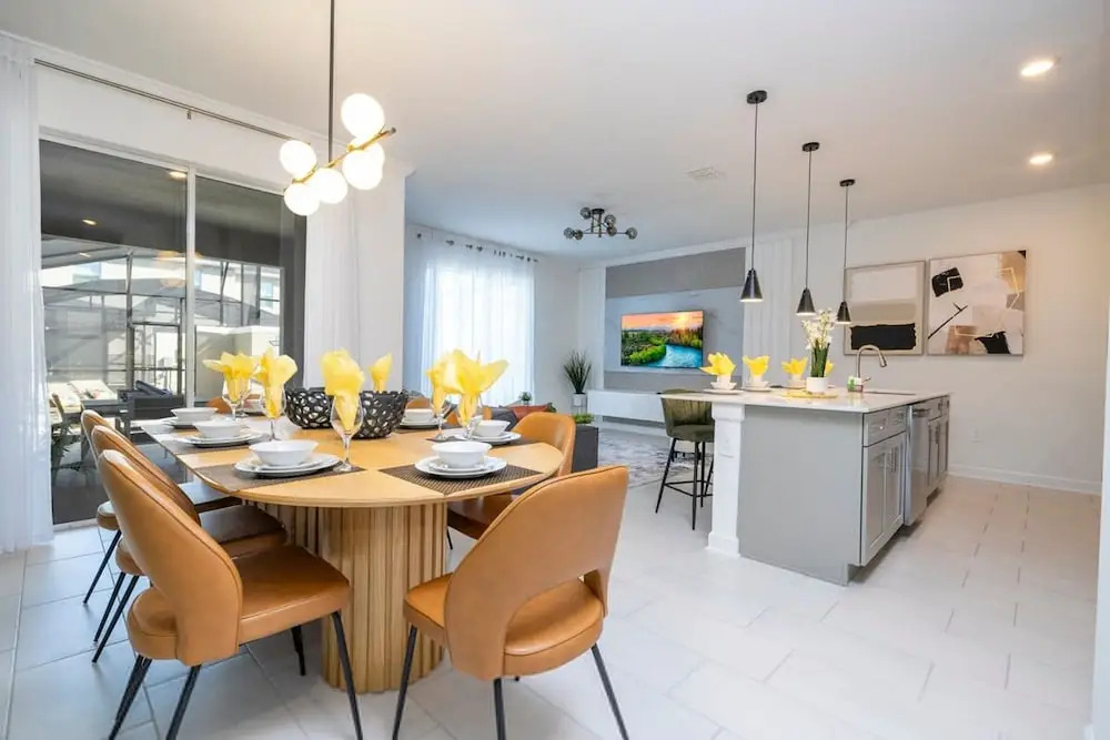 Stunning 5 Bd w Pool Storey Lake Resort 2653