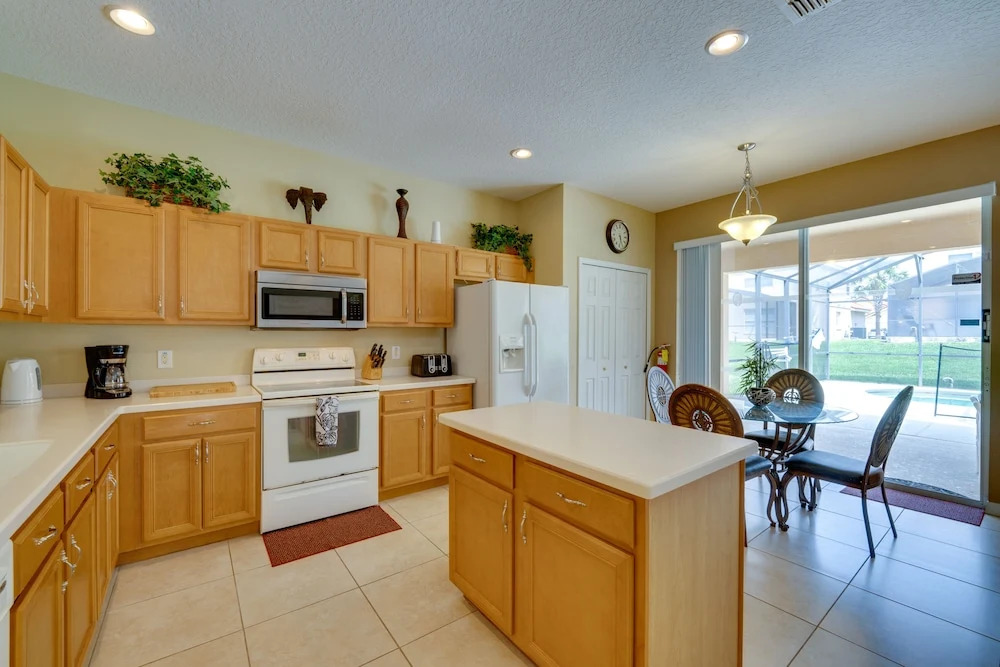 6 Bedroom Solana Resort Sleeps 12