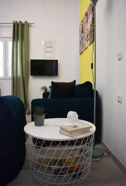 Pirgos Colorful Studio, Sleeps 2, Parking Wifi Ac