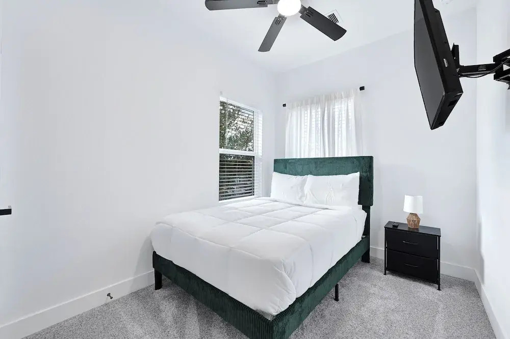 Workspace! Quiet Houston Retreat for Long Stays