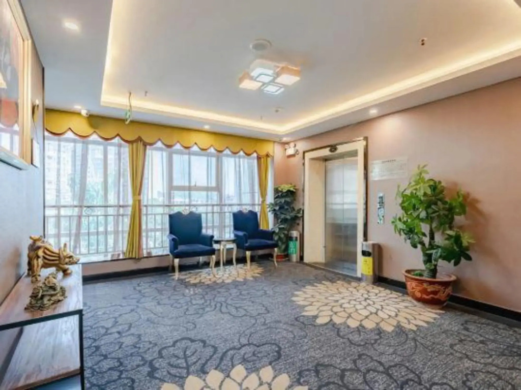 Black Prince Art Hotel (Luzhou Longmatan District Government Store)