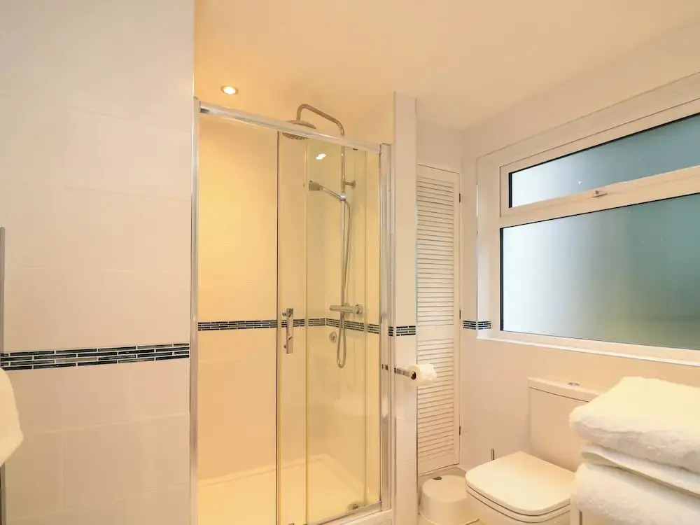 3 Hamstone Court