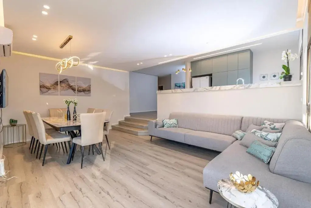 L.T.D luxury apartments 4 bedroom panoramic view