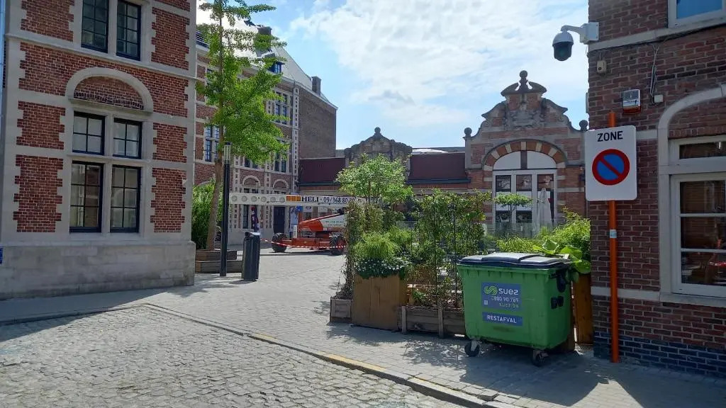 Luxe appartement met 3 slaapkamers en 1 kingsize bed slaapzetel en drie dubbelbedden