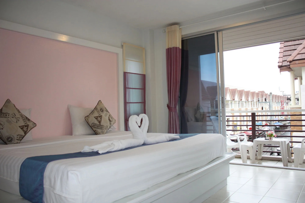 Phuket Racha Kata Homestay