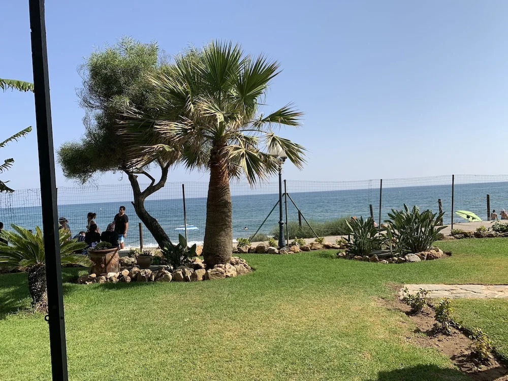 Apartment Aguamarina On The Beach Front
