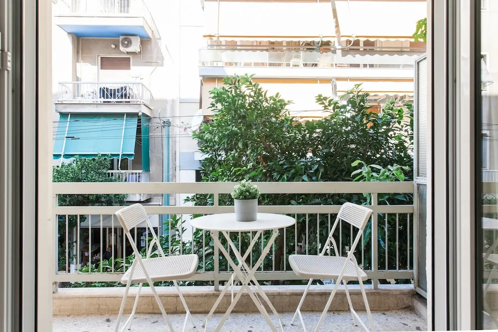 Groovy 2BR Apartment in Koukaki