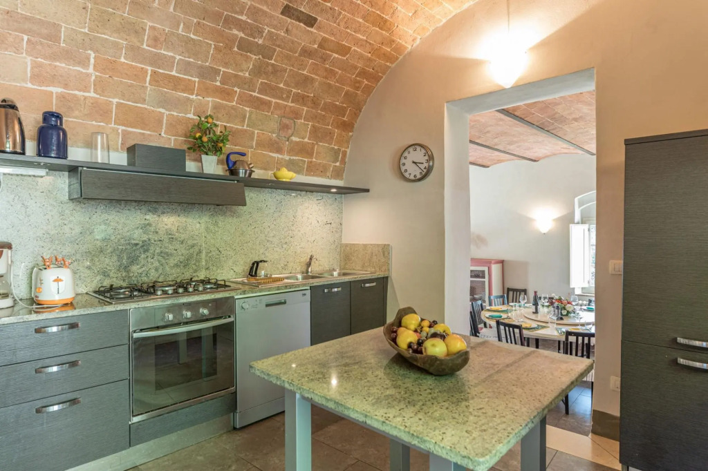Charming villa with private garden and pool, located in panoramic position between Firenze, Volterra-VILLA LINCHIANO