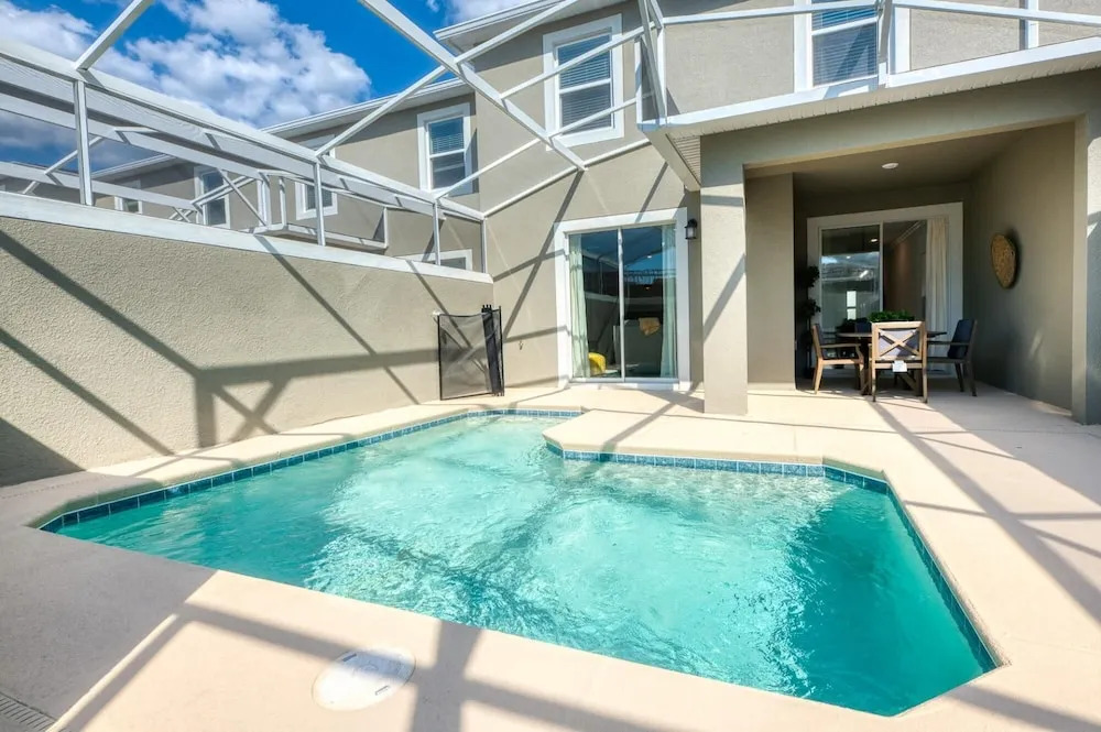 Modern Villa-themed Bedrooms Private Pool Prime Location
