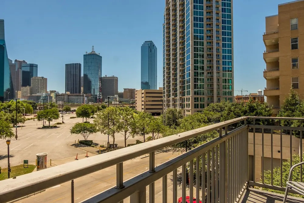 Reverchon Park Apartments by Frontdesk