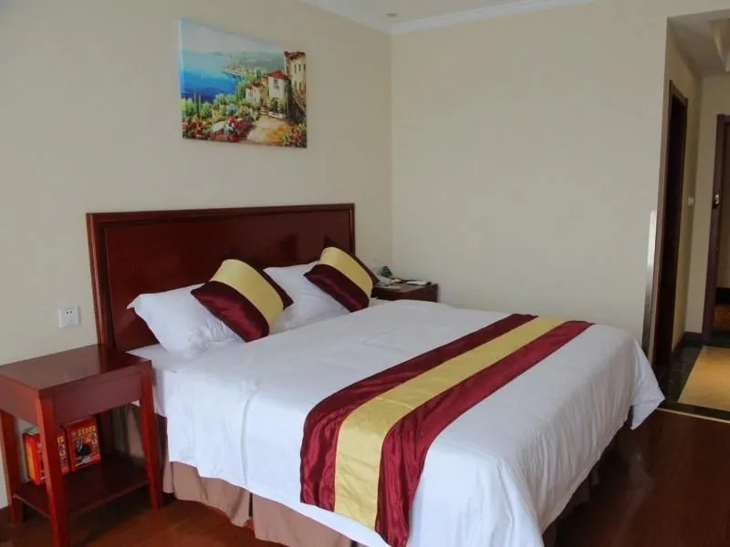 Greentree Inn Shanghai Middle Xinfu Road Huazhi Road Business Hotel