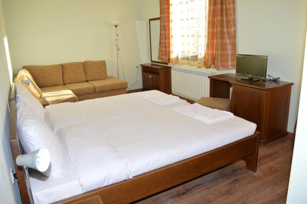 DE-YAN Guest House