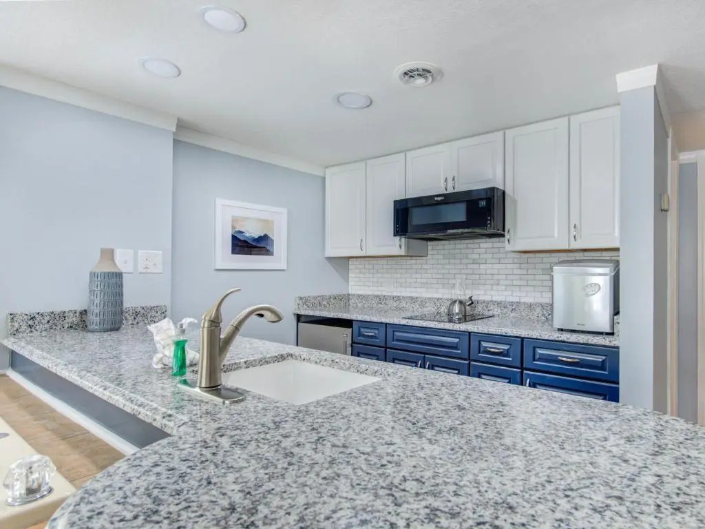 Tucked Inn 2101, Sleeps 4, Pool, Grill, Wifi