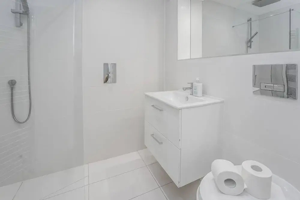 Luxury 2bed 2bath-ground Floor-free Parking