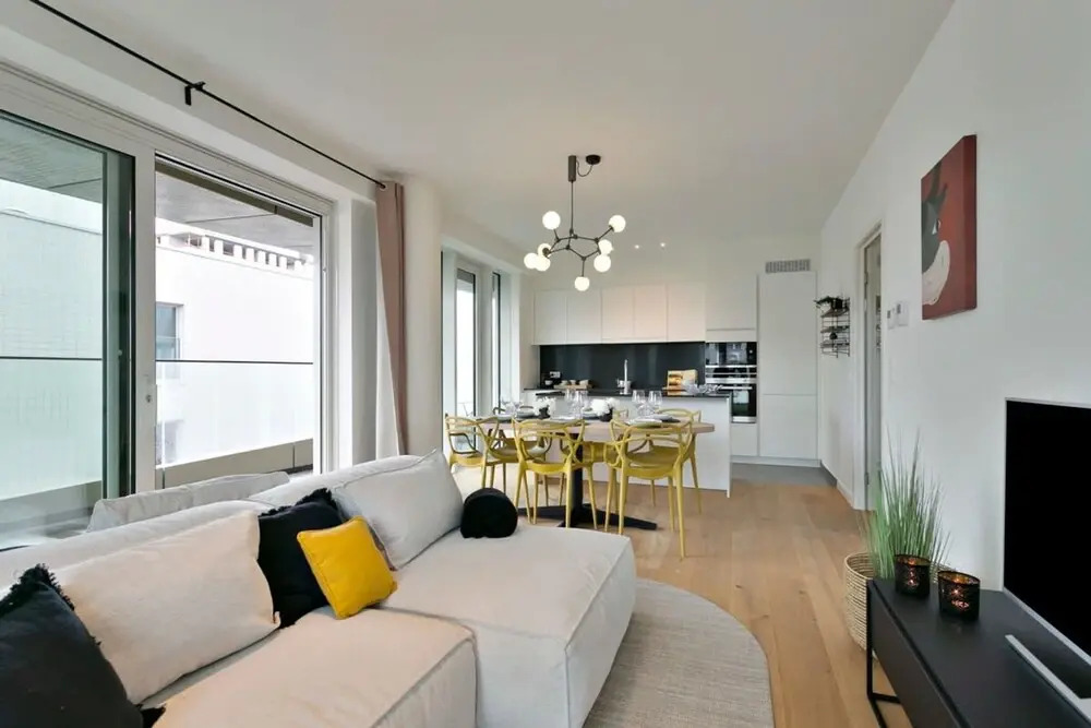 Bright Modern Apartment With Terrace Near Beach