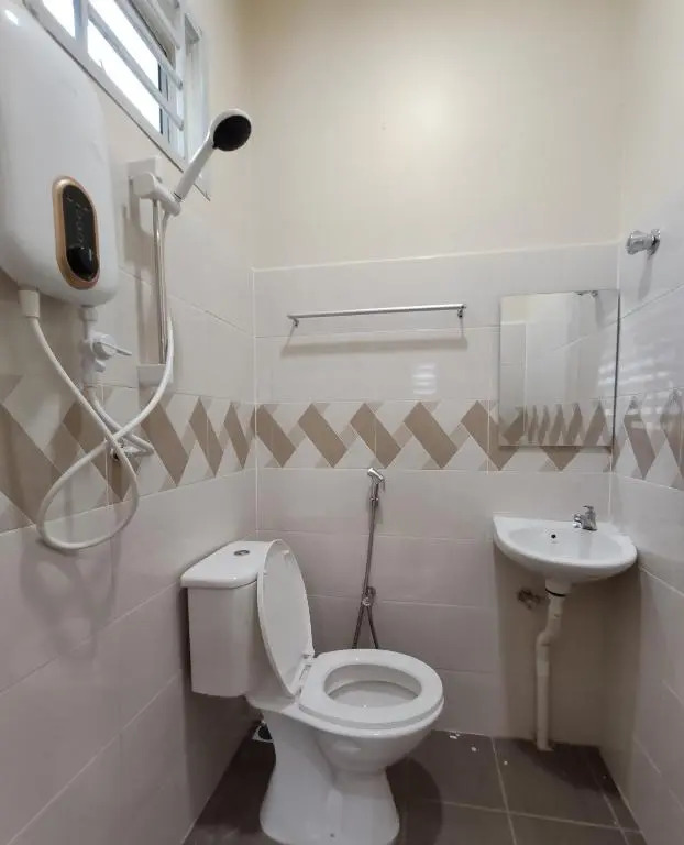 MUSLlM ONLY Wifi 3 Room with 2 aircond Menanti Village Homestay